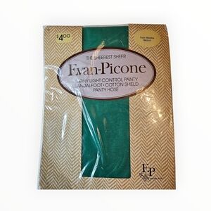 Evan-Picone Vintage Fresh Meadow Green Pantyhose Size Medium New in Package